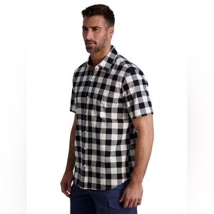 Chaps Men's Short Sleeve Stretch Cotton Slub Shirt